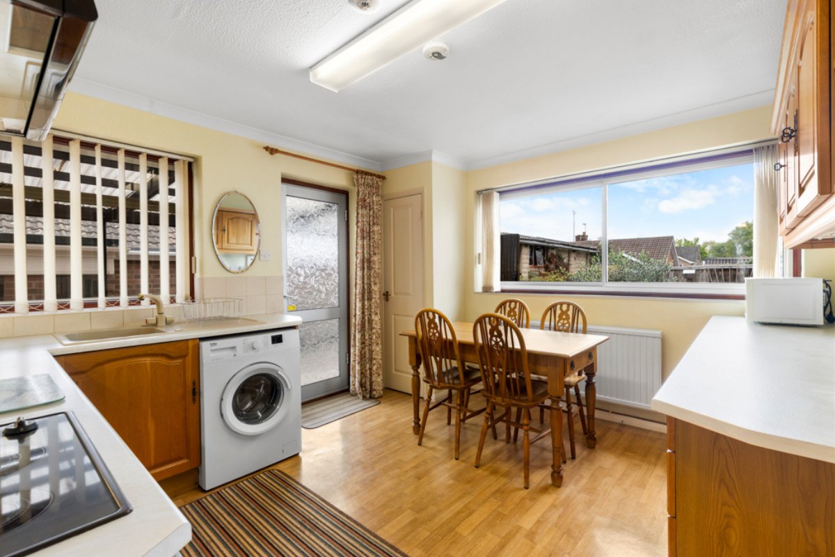 maximize natural light without unwanted glare or shadows