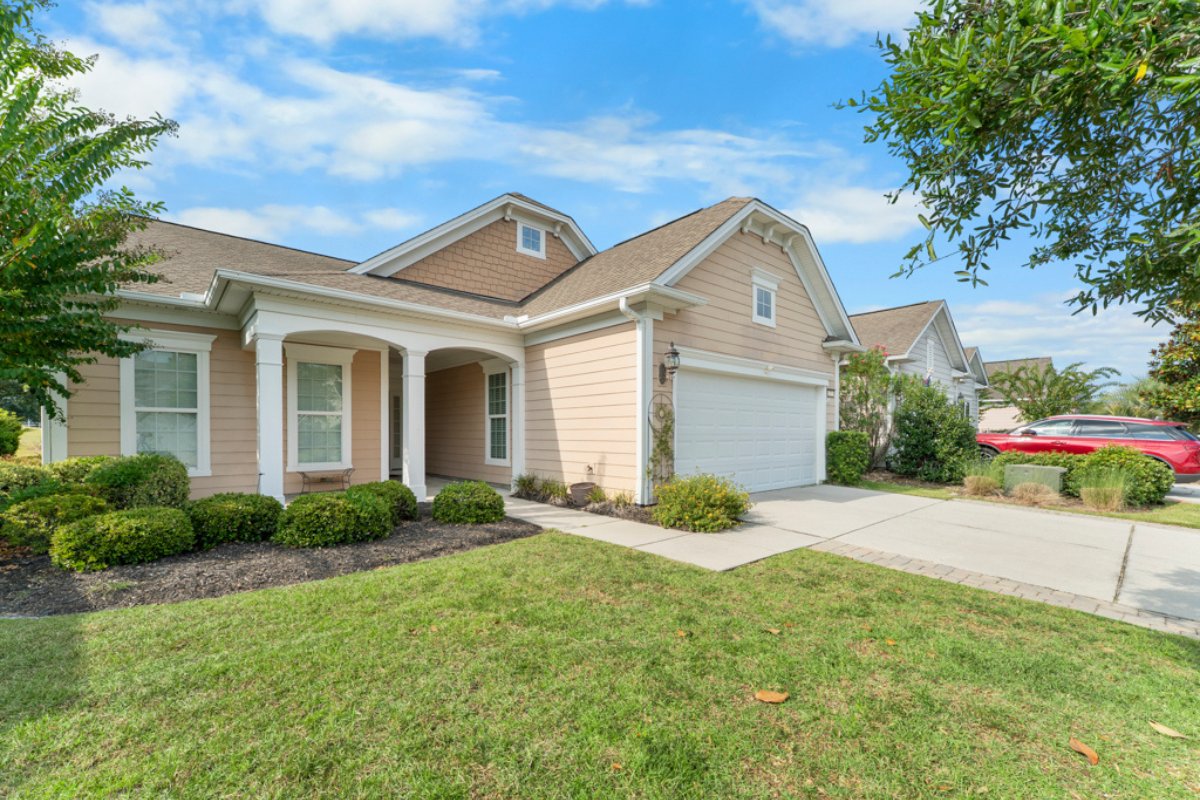 midday shooting is often recommended for its strong lighting