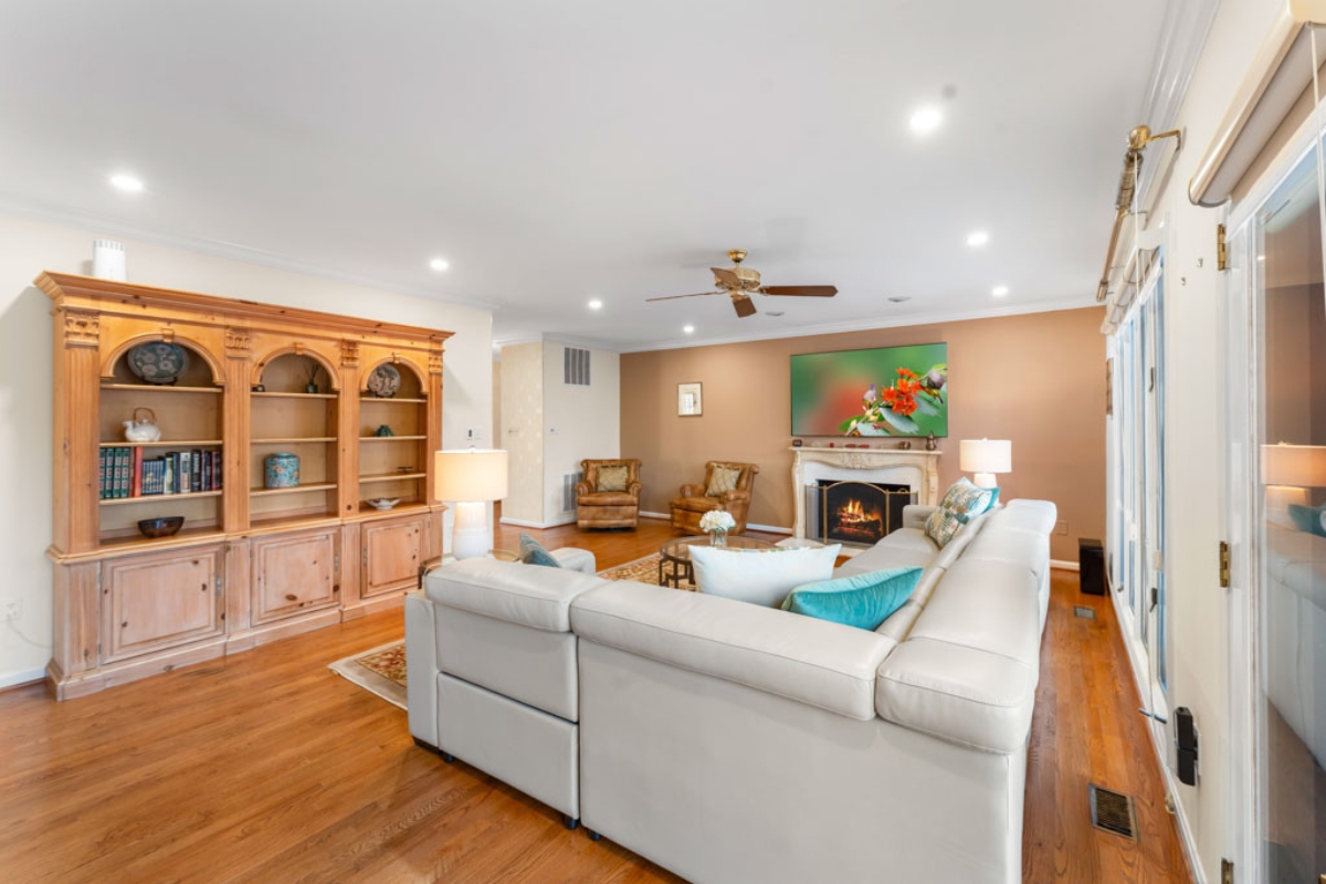 Build Trust and Connect Emotionally with Buyers