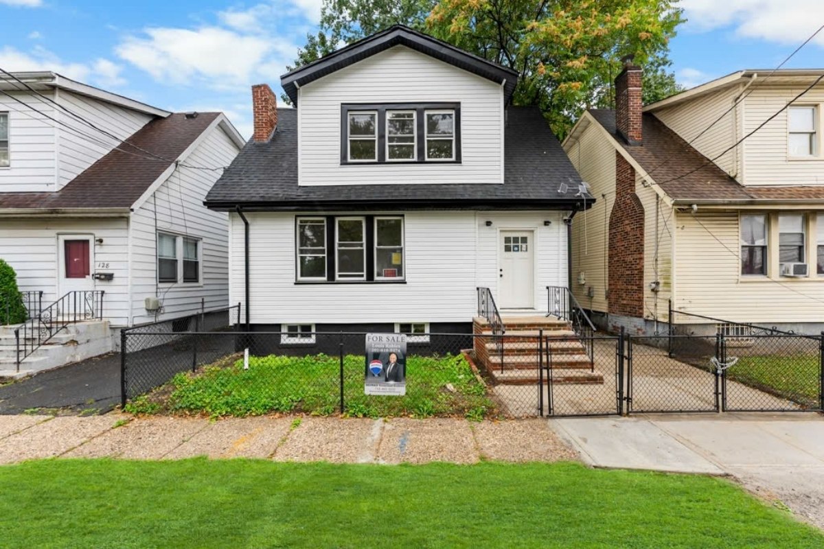 Creating a Composition for Real Estate Photos