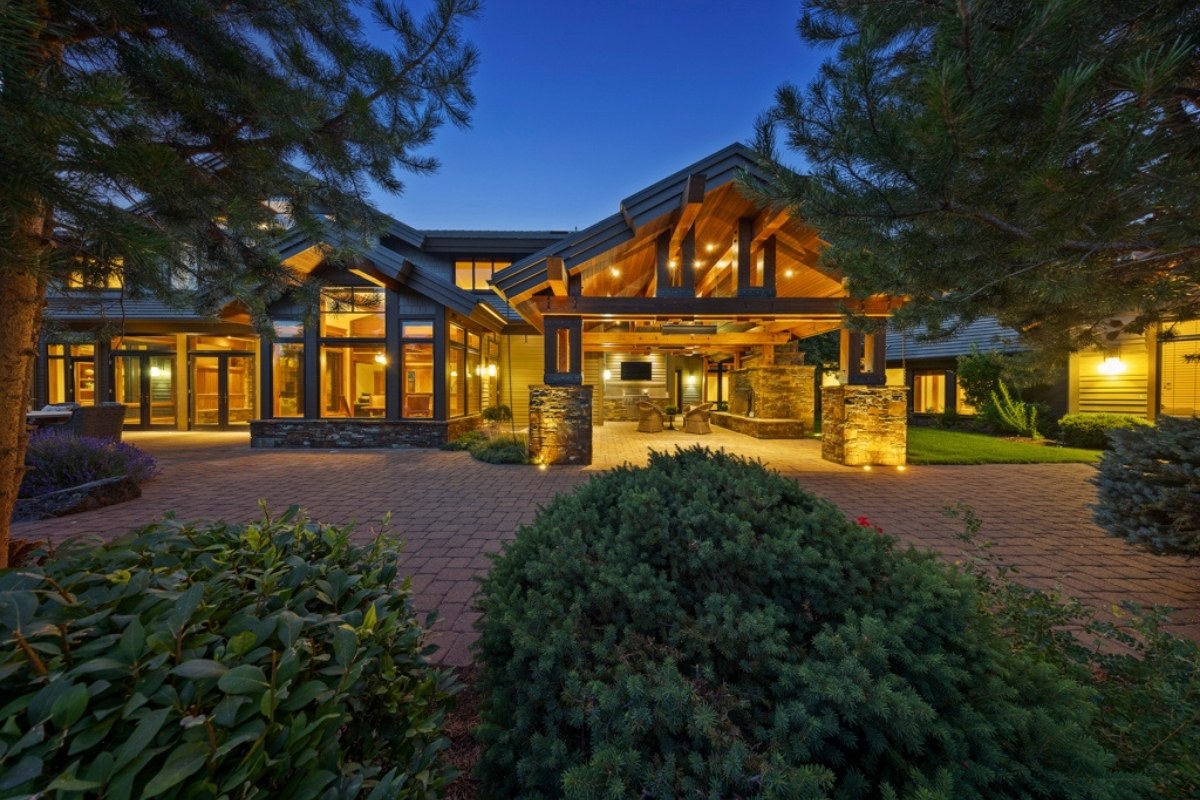 Dedicated AI Software for Professional Results