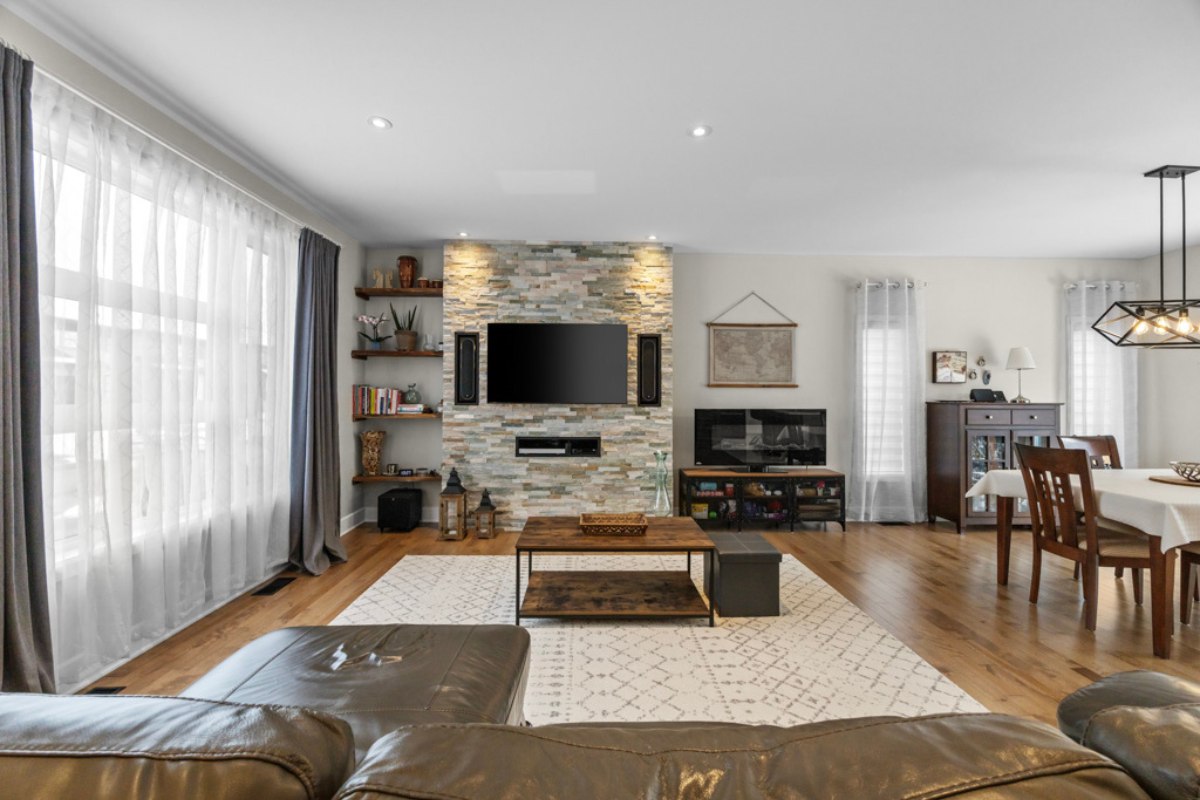 How Picpee Solves These Challenges Globally