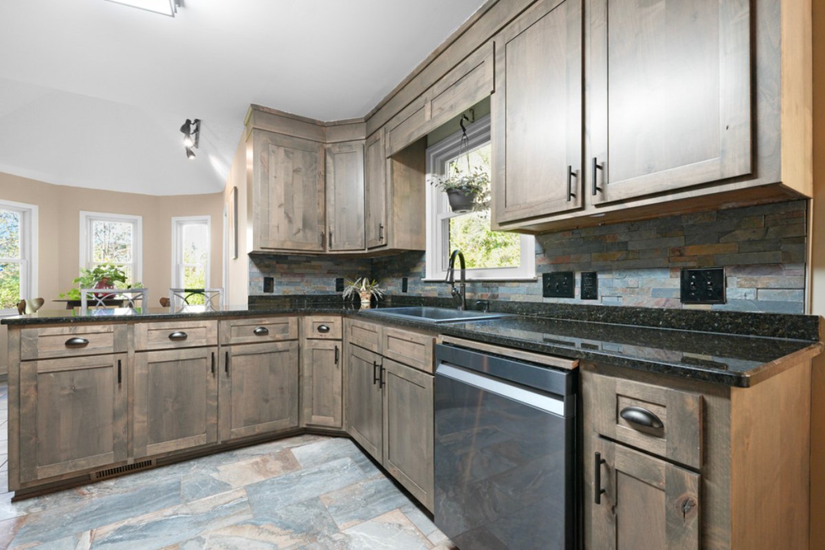 Bold Contemporary Kitchens