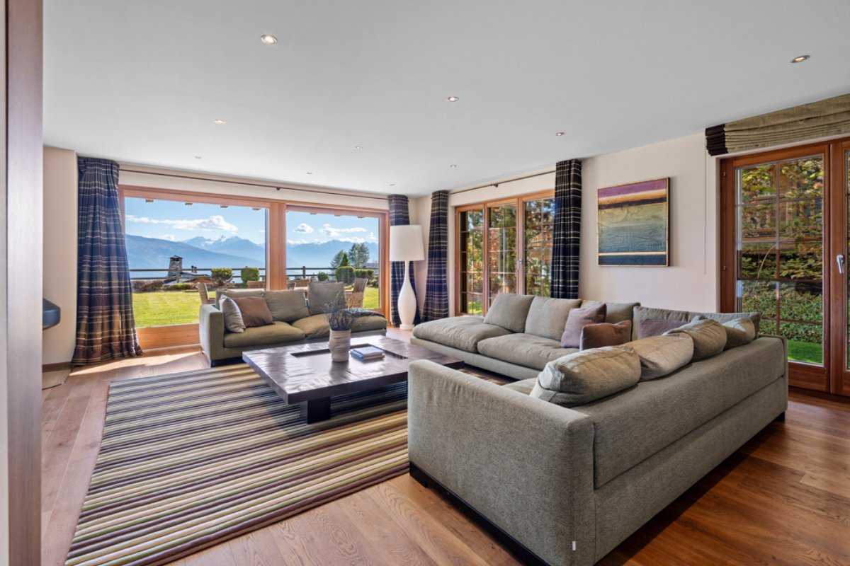 First Impressions Count