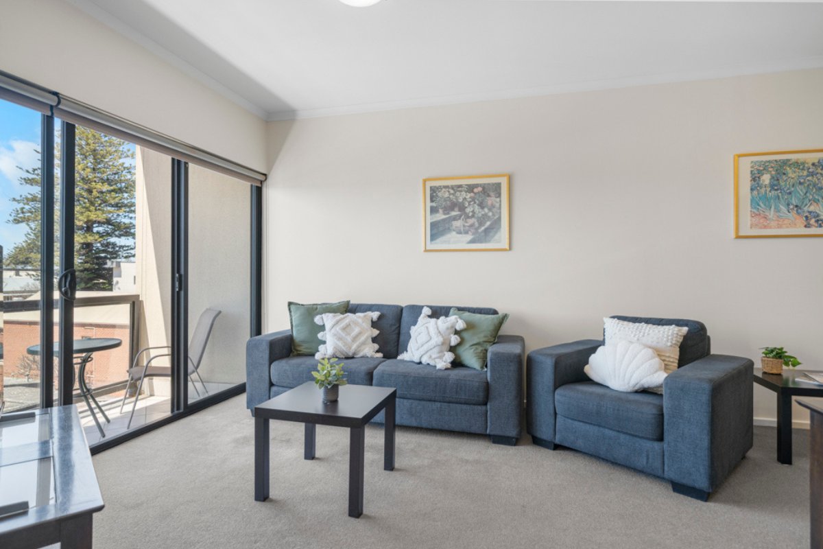 Post-Processing: Making Small Rooms Appear Larger