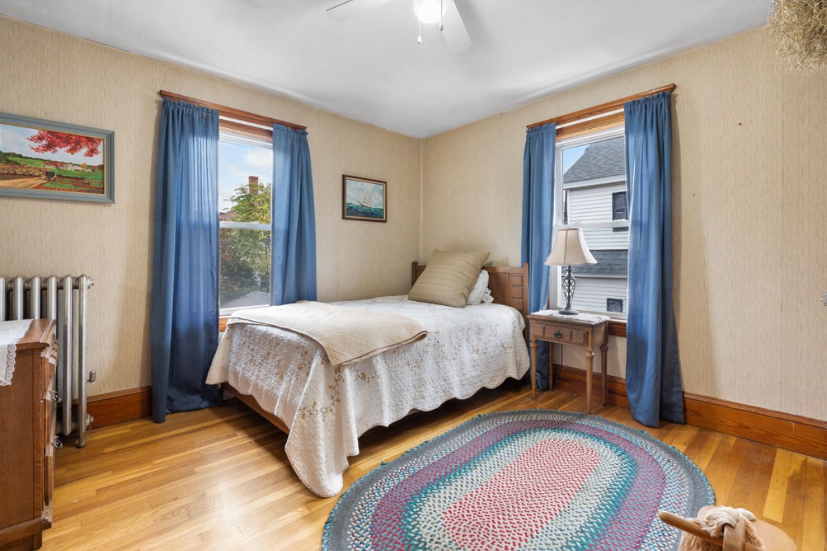 Possible Issues with Conventional Photo Reseller Businesses