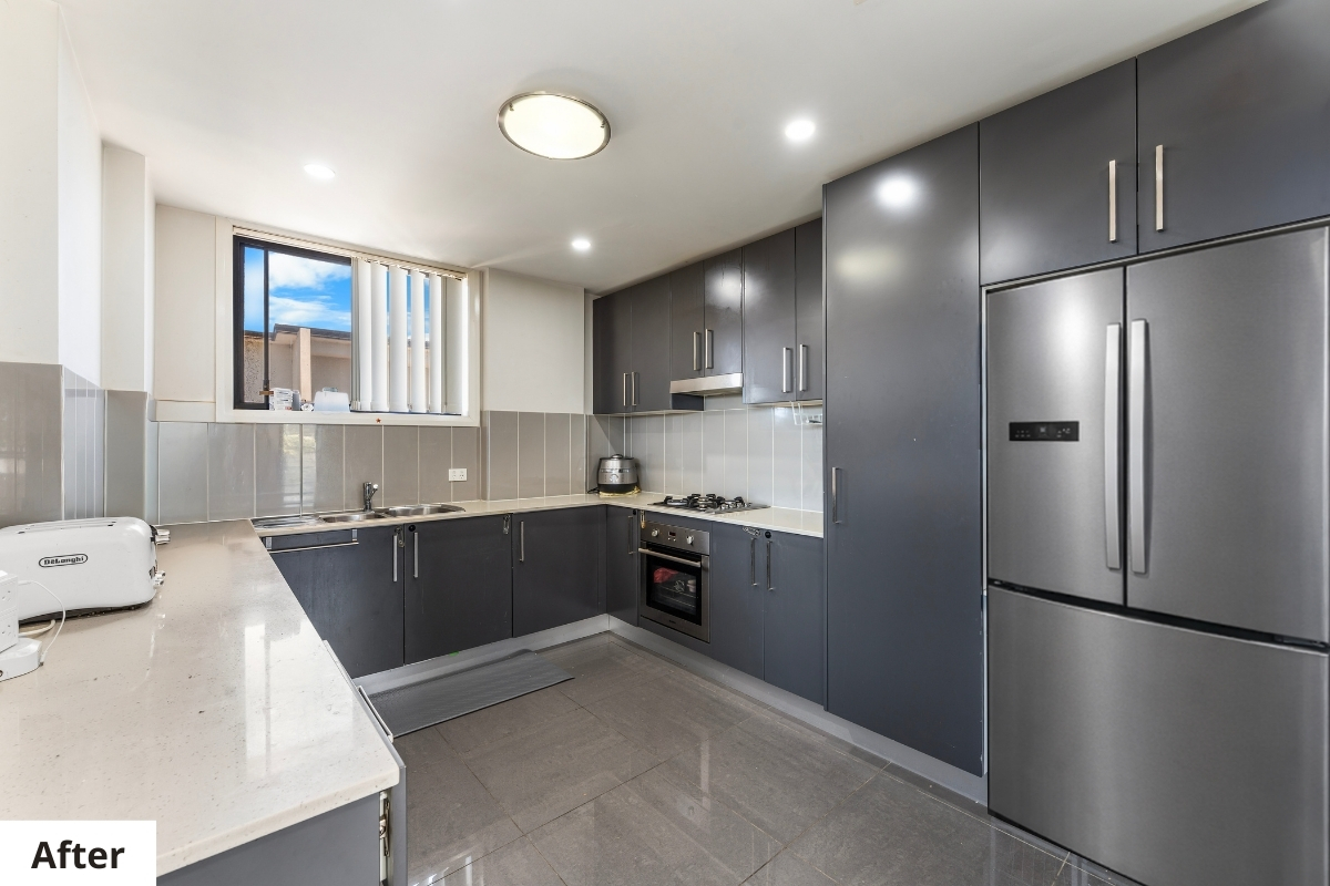 Remove Object: Cleaning up clutter, expanding space