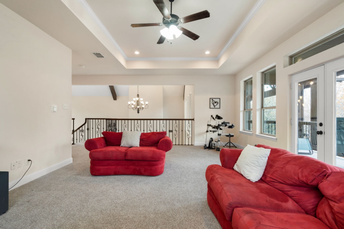 Traditional showroom displays are ideal when