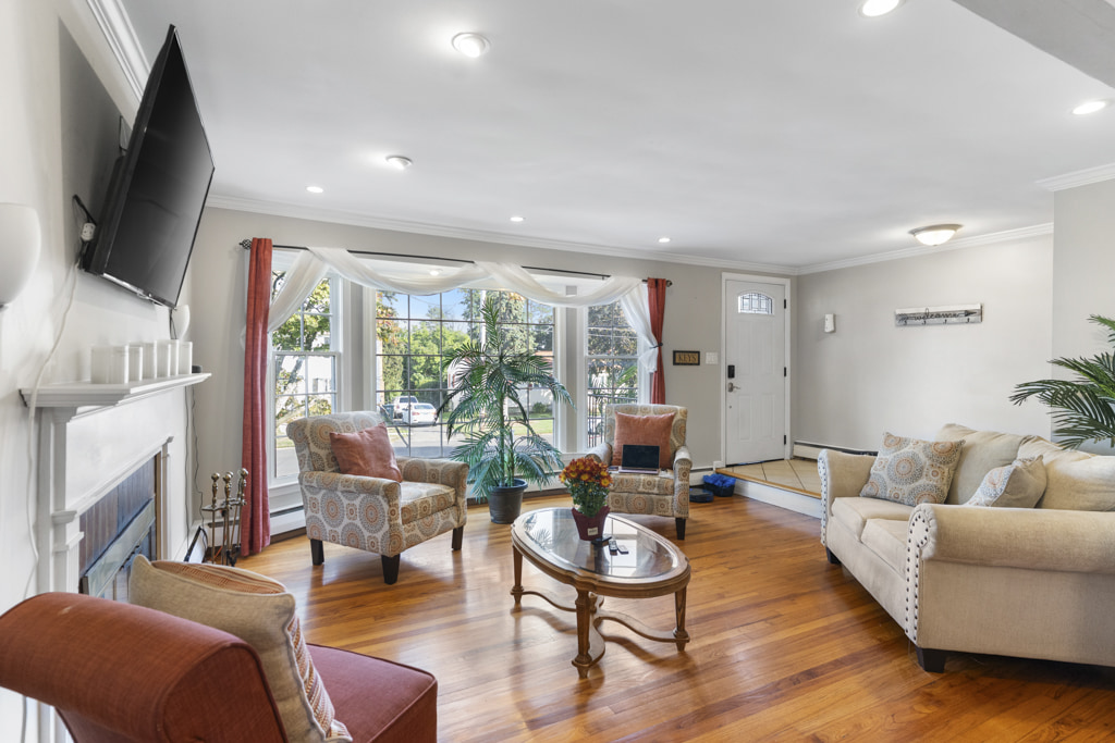Furniture Rental Costs for Home Staging