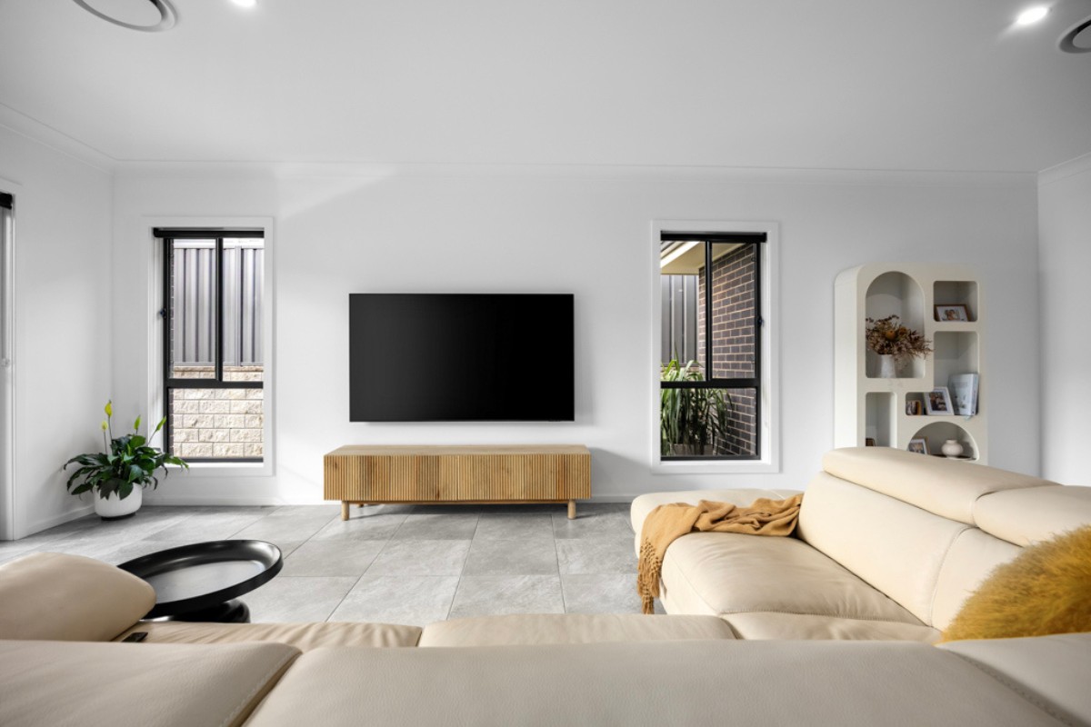 What Is Traditional Staging and How Much Does It Cost