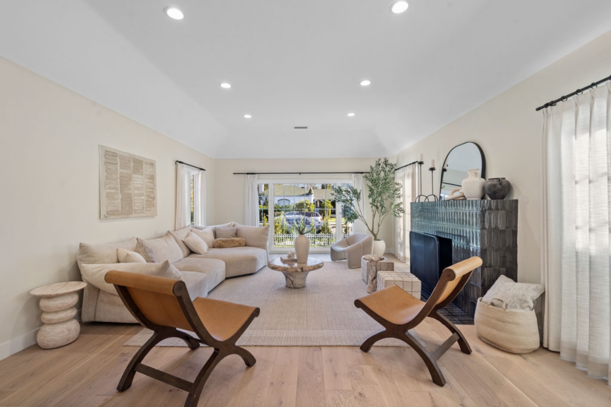 Why You Should Outsource Real Estate Photo Editing Services